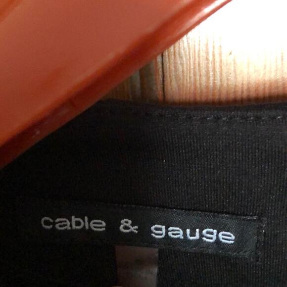 Cable and Gauge | Peplum Short Sleeve Top Size S - Picture 5 of 8